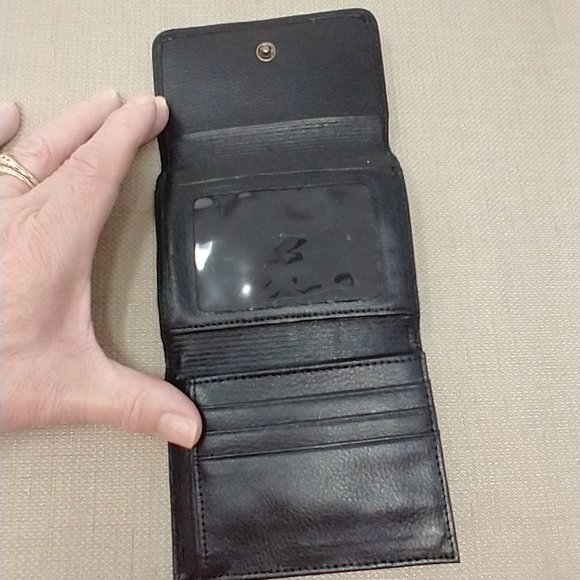 SONOMA BLACK LEATHER COMPACT WALLET - Picture 12 of 13